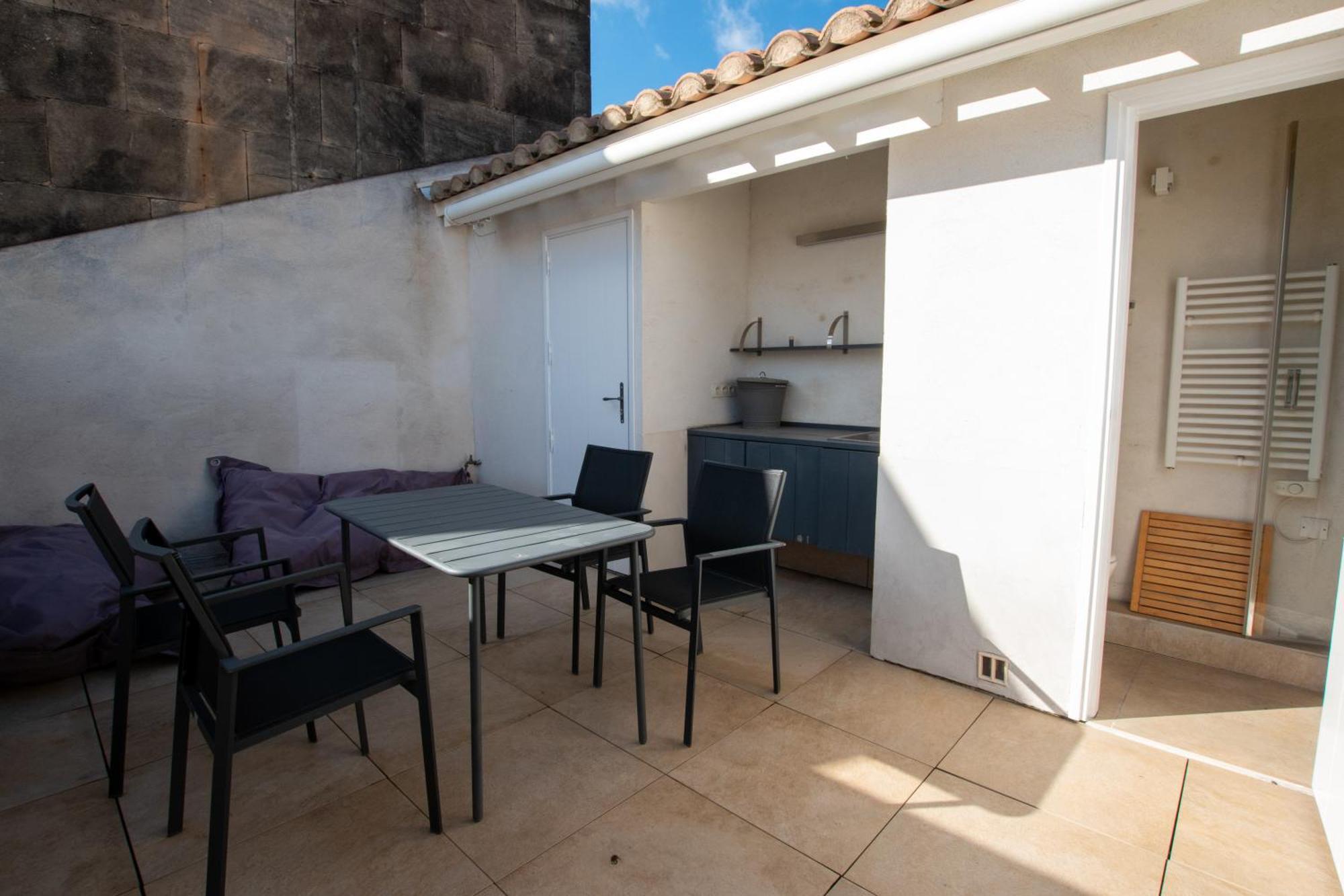 Appartement La terrasse face au théâtre à Arles Extérieur photo